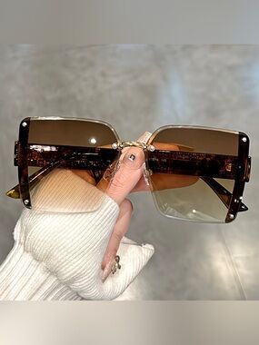 Oversized Square Gradient Brown Women's Sunglasses